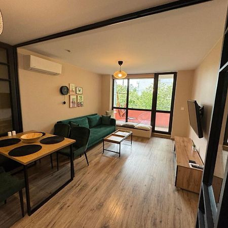 Lovely 1 Bedroom Apartment In The Heart Of וארנה מראה חיצוני תמונה