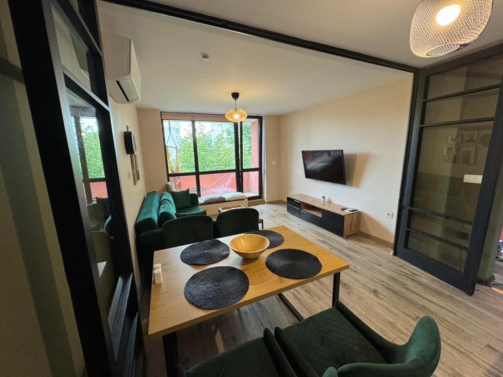 Lovely 1 Bedroom Apartment In The Heart Of וארנה מראה חיצוני תמונה