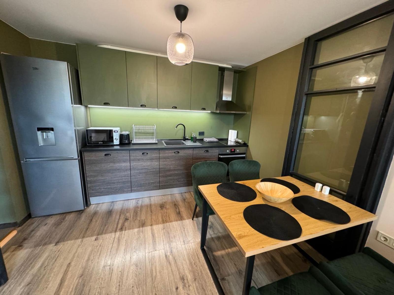 Lovely 1 Bedroom Apartment In The Heart Of וארנה מראה חיצוני תמונה